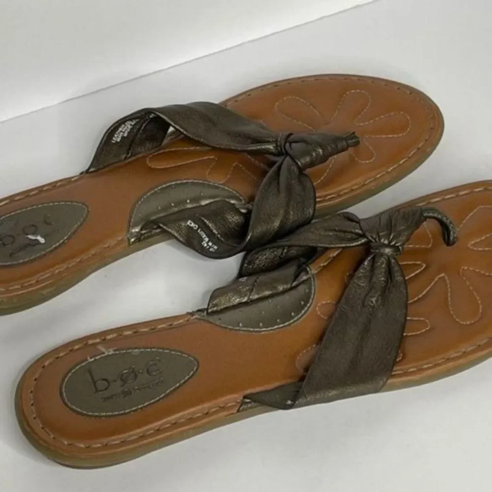 Born Brown Leather Thong Sandals‎